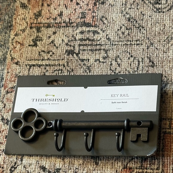 🆕 Threshold Key Rail - Picture 1 of 3